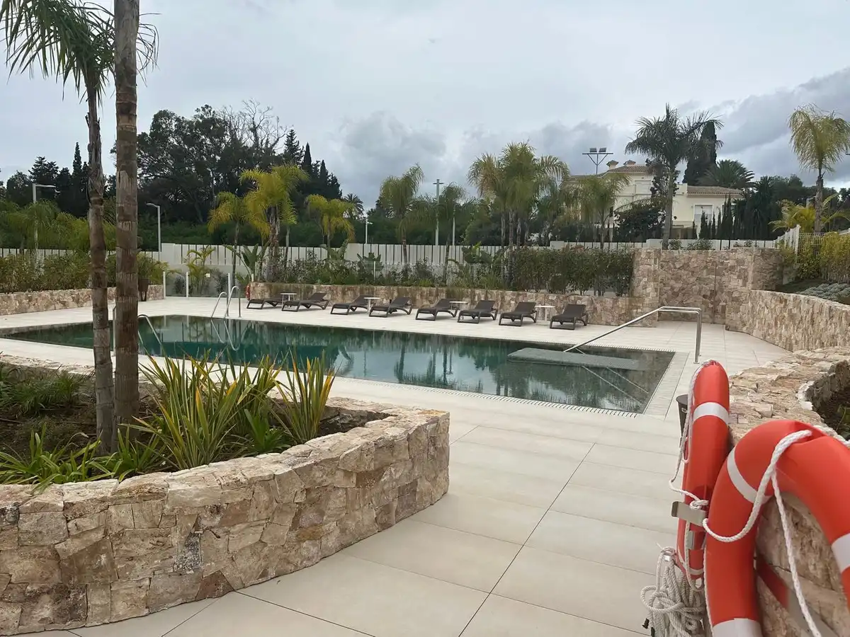 Swimming pool of Flat for sale in Marbella  with Air Conditioner, Terrace and Internet
