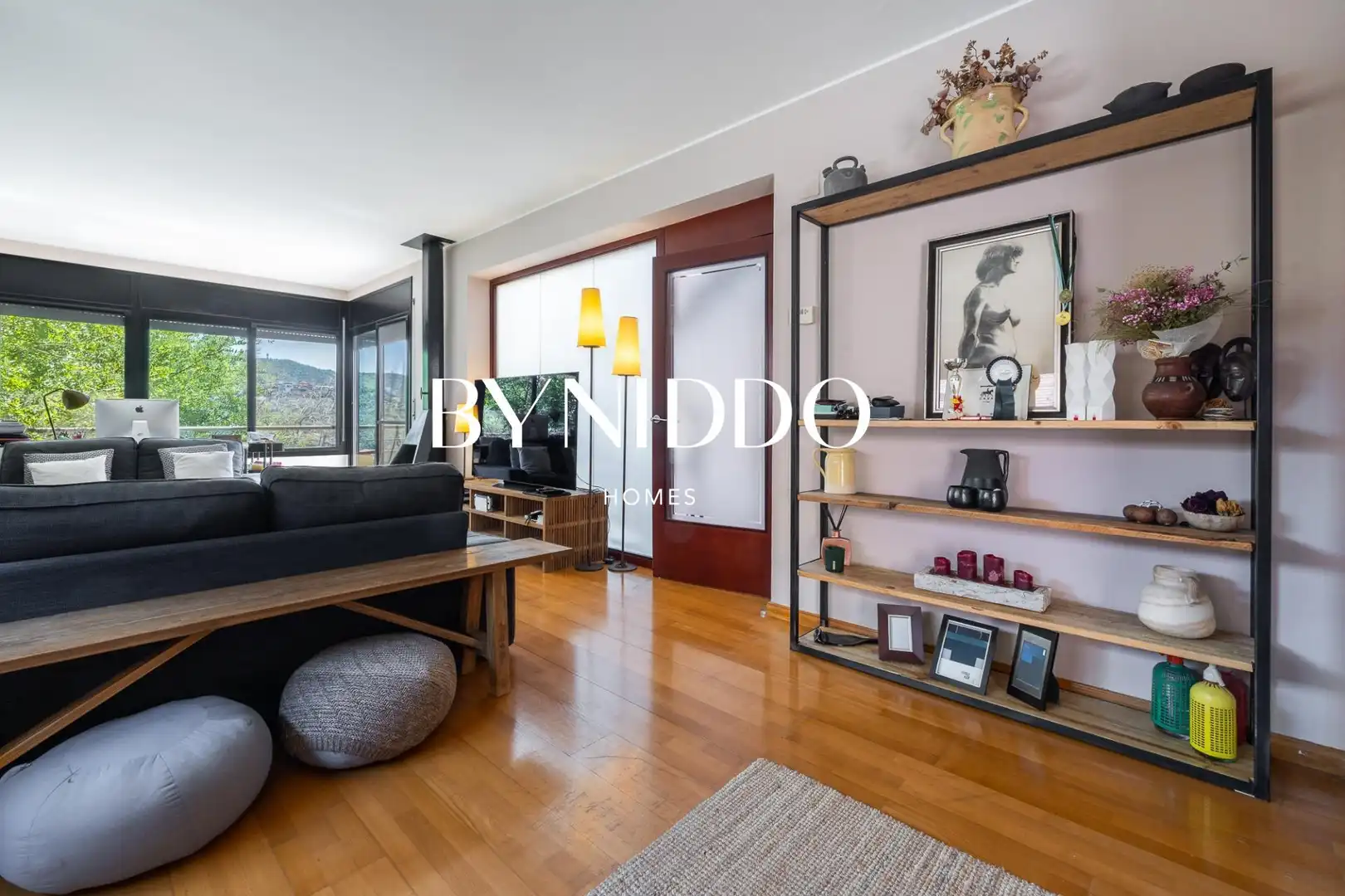Sala d'estar de Casa o xalet en venda en Sant Cugat del Vallès amb Calefacció, Jardí privat i Parquet