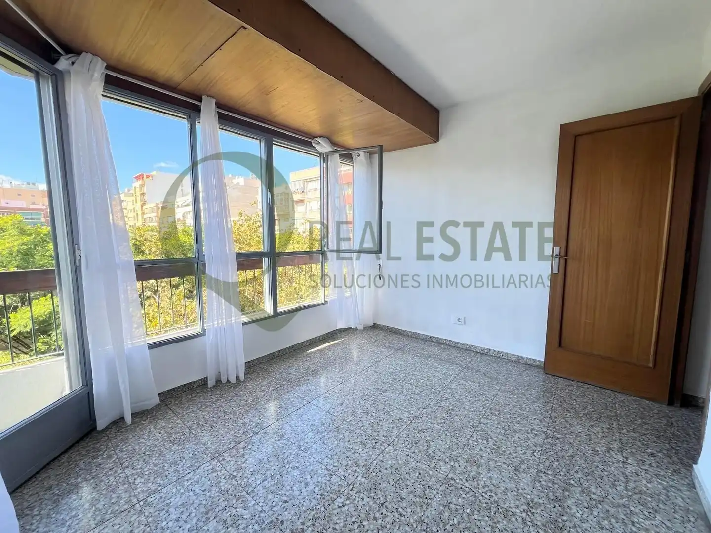 Vista exterior de Piso en venta en Agost con Balcón