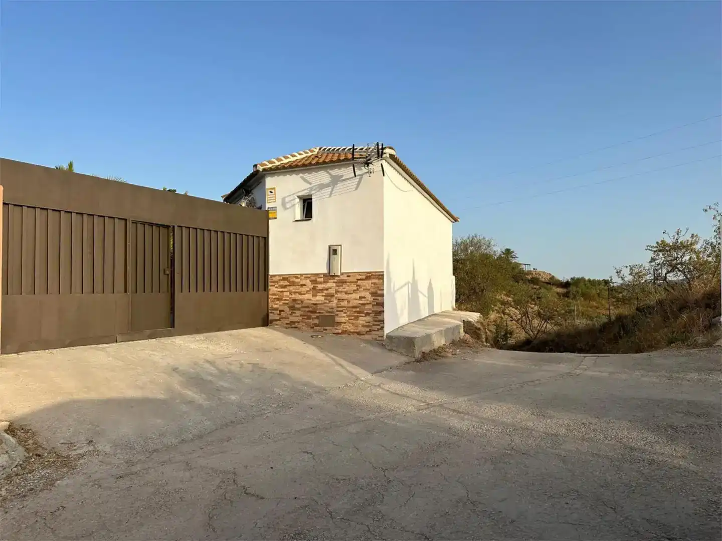 Vista exterior de Casa o xalet de lloguer en Colmenar amb Jardí privat, Moblat i Forn