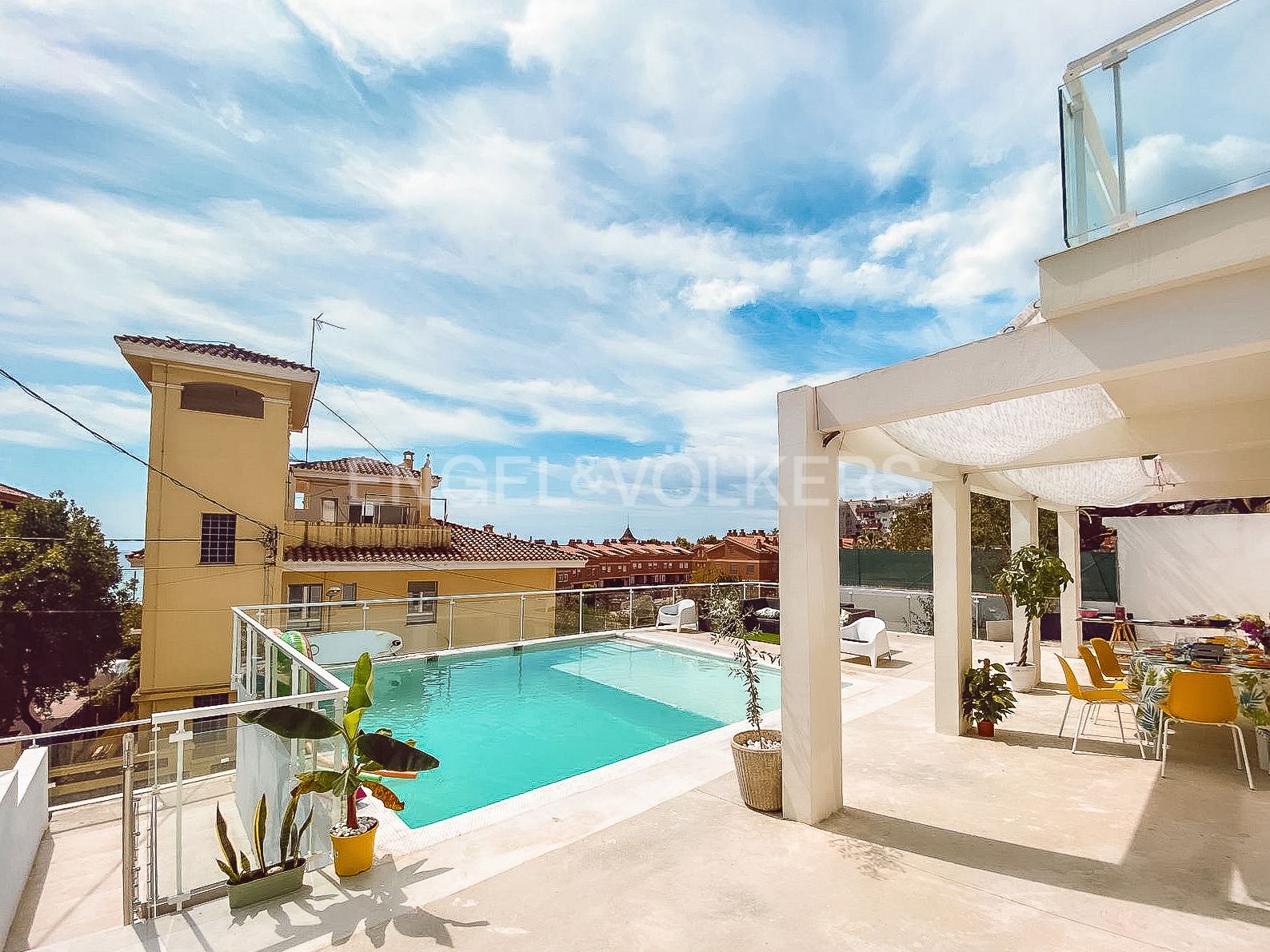 Piscina de Edifici en venda en El Masnou
