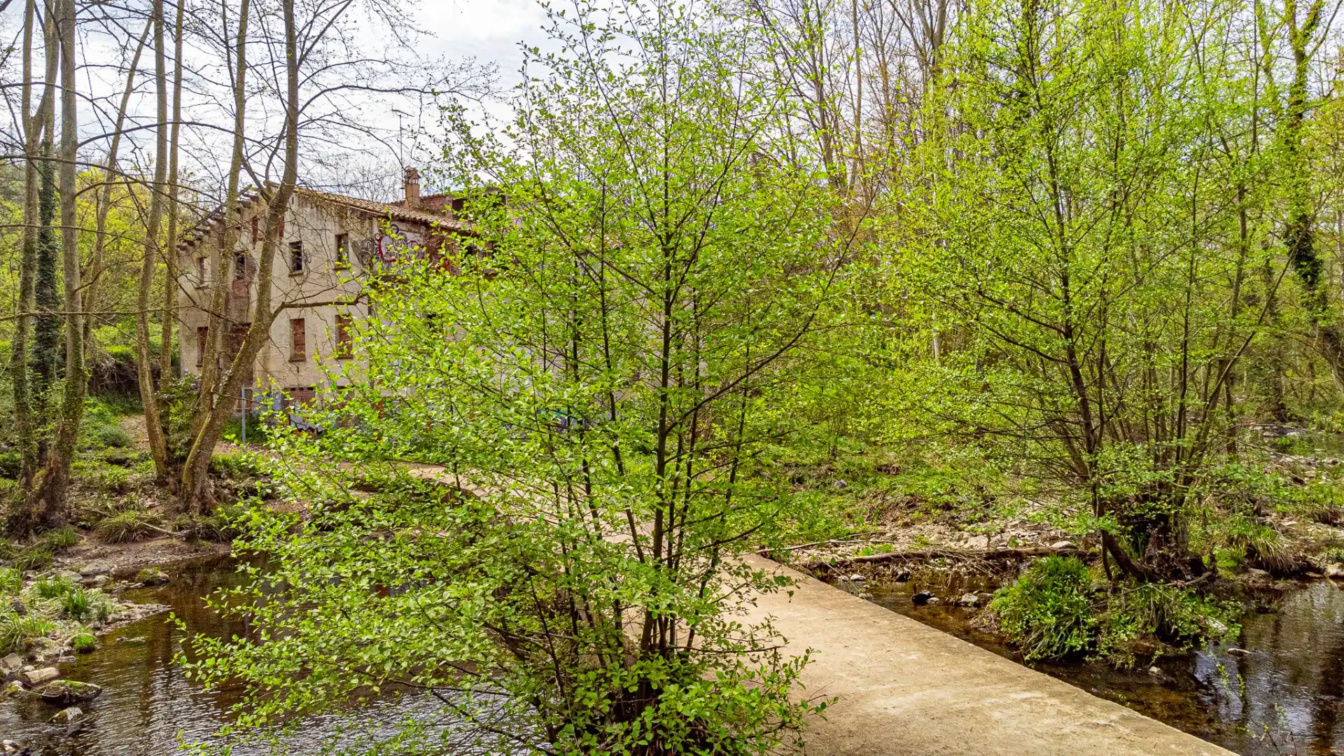 Außenansicht von Country house zum Verkauf in Olot mit Privatgarten, Terrasse und Alarm