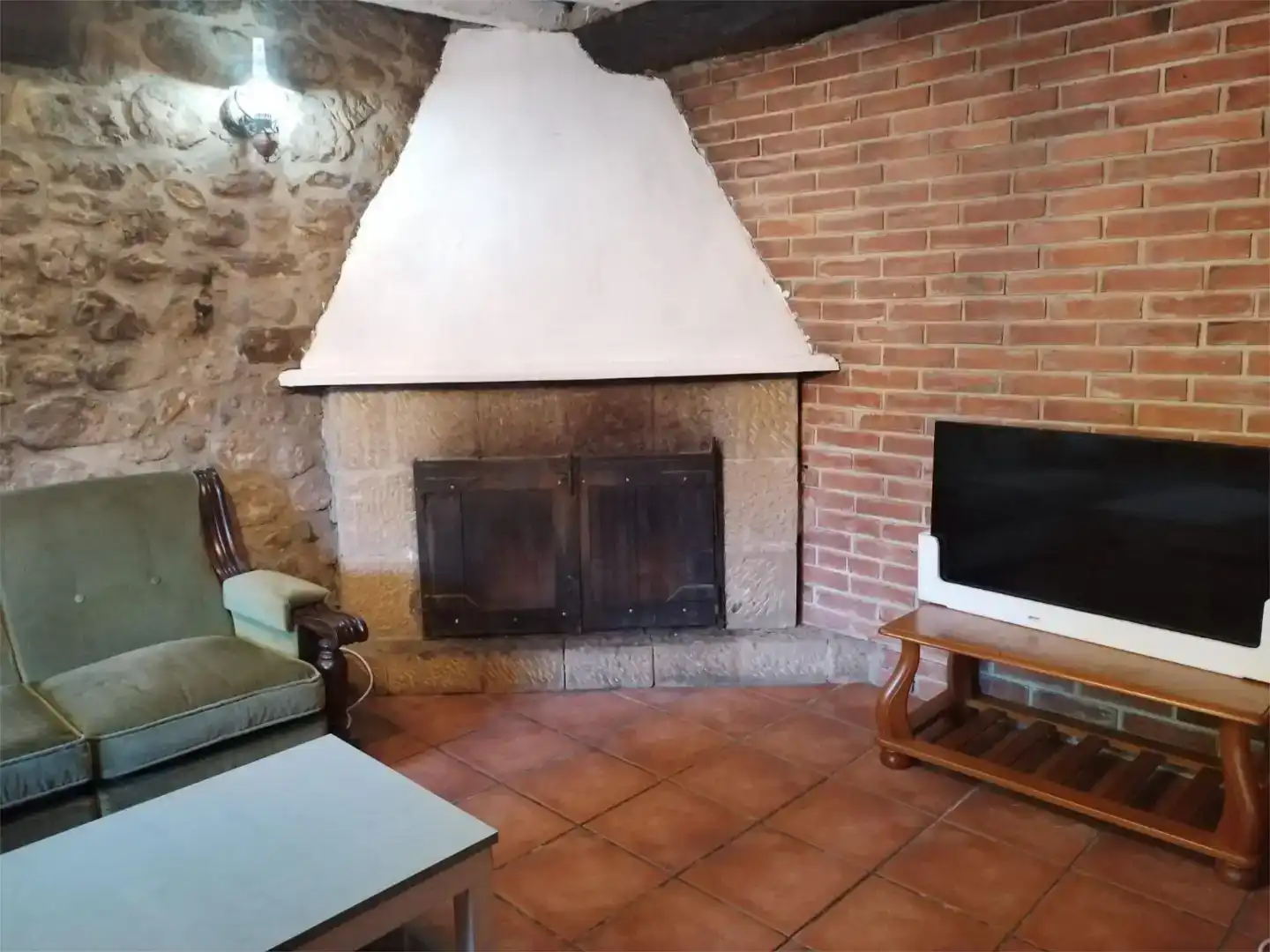 Sala de estar de Casa adosada para compartir en Valdáliga con Amueblado y Balcón