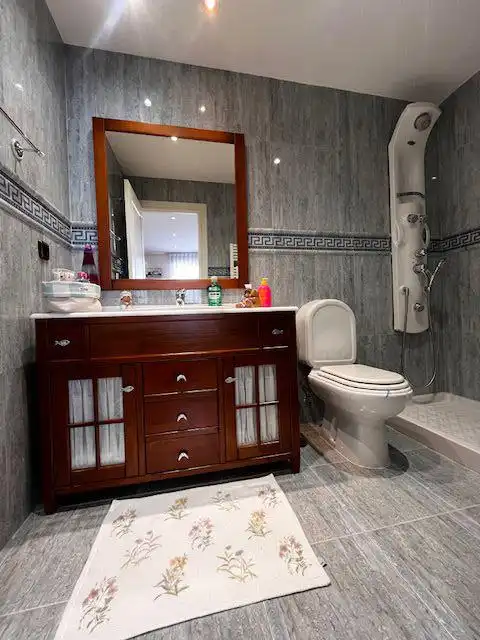 Badezimmer von Wohnung zum Verkauf in Gijón  mit Heizung und Abstellraum