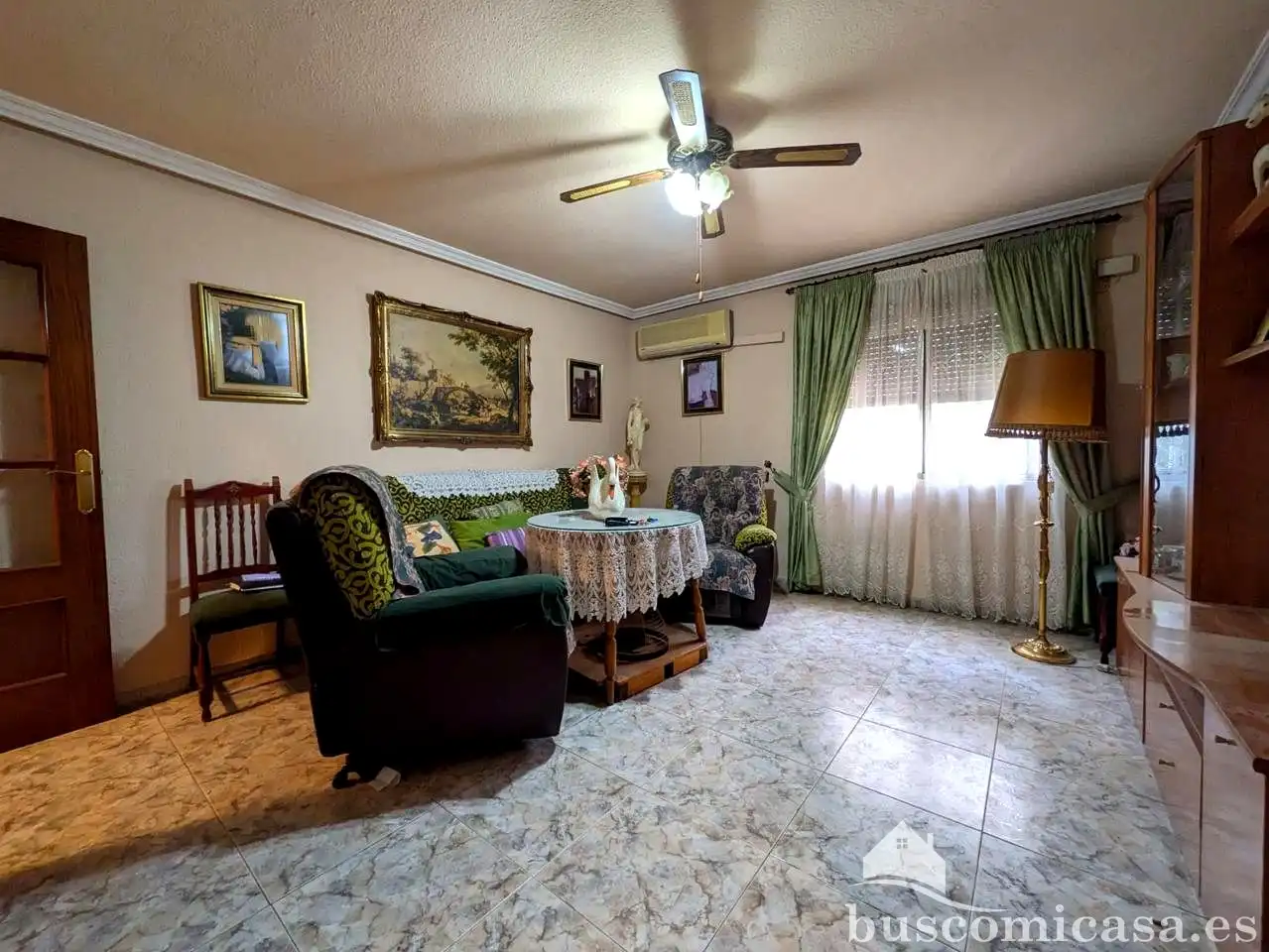 Sala d'estar de Planta baixa en venda en Linares amb Aire condicionat