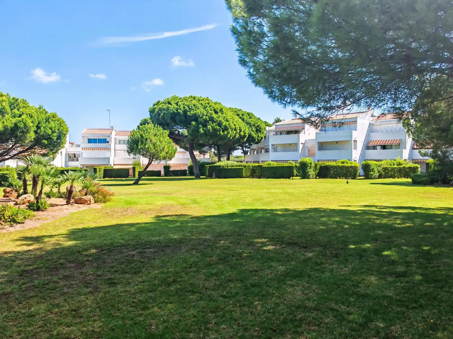 Apartamento con terraza en venta en Novo Sancti Petri, imagen 26