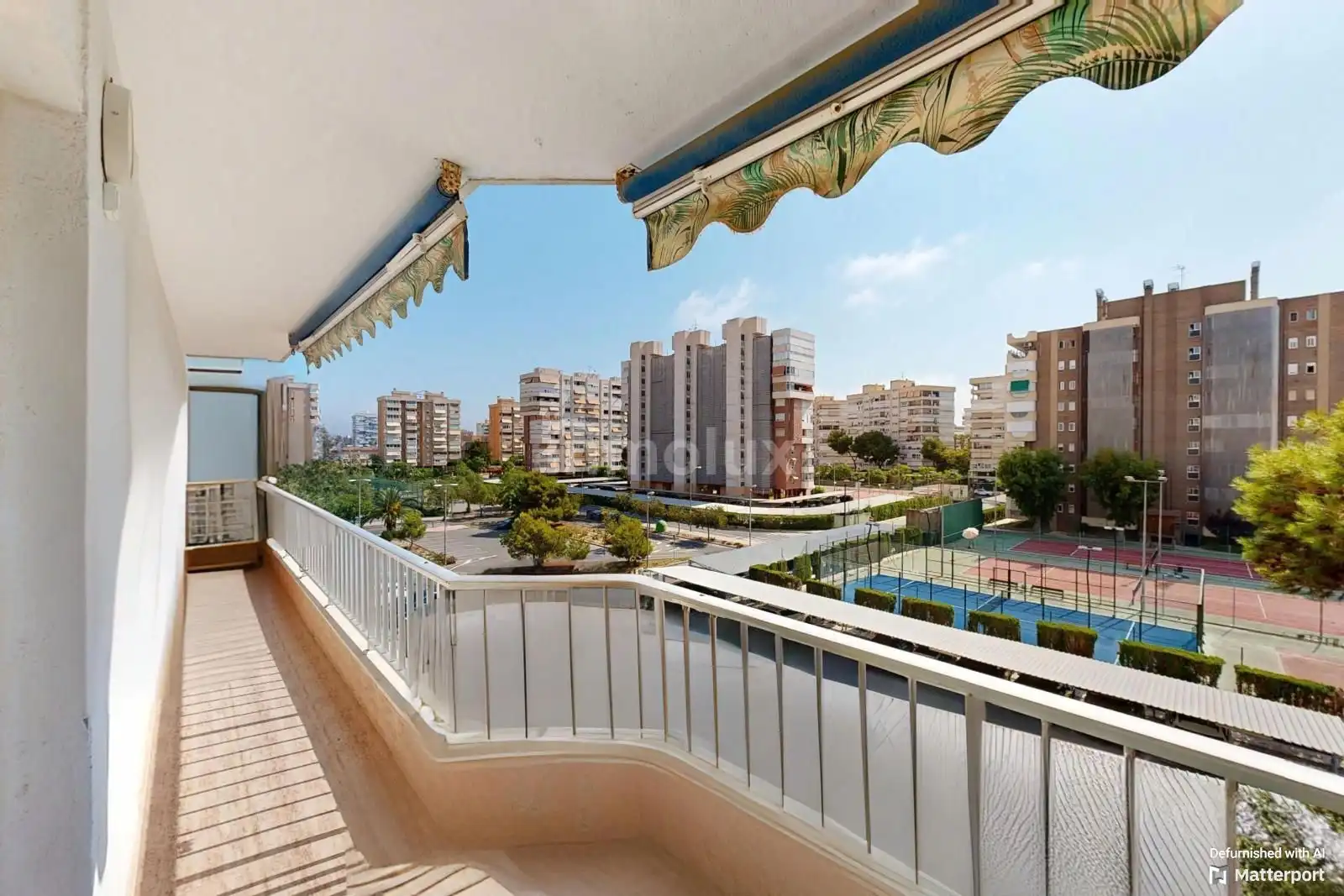 Vista exterior de Piso en venta en Alicante / Alacant con Terraza, Piscina y Amueblado