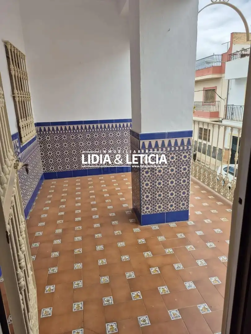 Vista exterior de Casa o xalet en venda en Alcalá de Guadaira