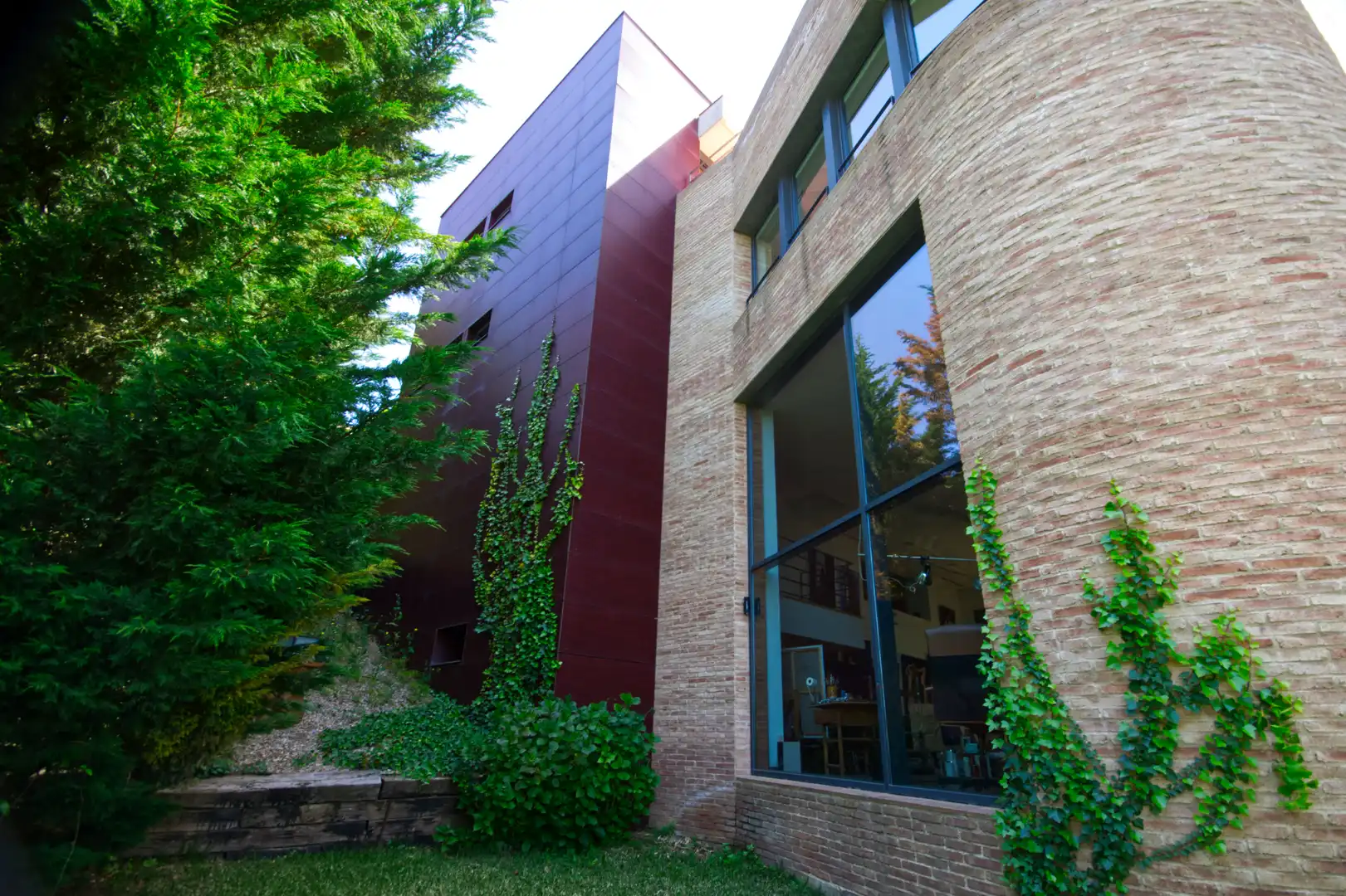 Außenansicht von Haus oder Chalet zum Verkauf in Sant Cugat del Vallès mit Klimaanlage, Heizung und Privatgarten