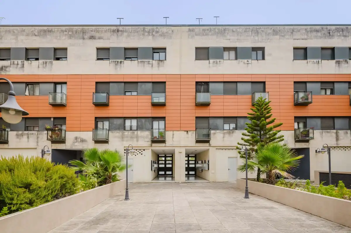Vista exterior de Piso en venta en Camas con Aire acondicionado, Calefacción y Piscina