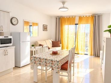 Apartament amb piscina de lloguer a Avenida Ernesto Sarti 9