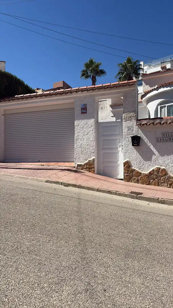 Aparcament de Casa o xalet en venda en Rojales amb Aire condicionat, Calefacció i Jardí privat