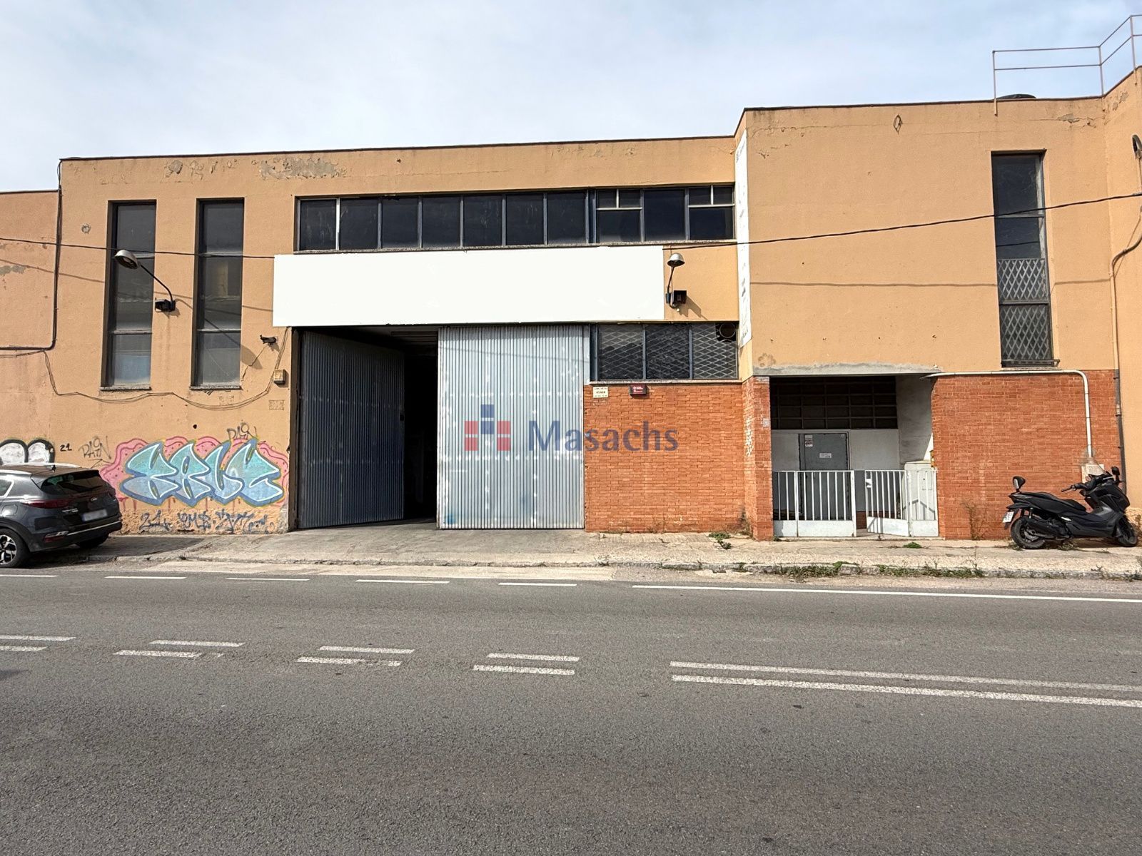 Vista exterior de Nave industrial de alquiler en Santa Coloma de Cervelló