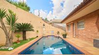 Swimming pool of House or chalet for sale in Argentona  with Air Conditioner, Heating and Private garden