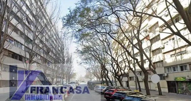 Vista exterior de Piso en venta en Sant Adrià de Besòs