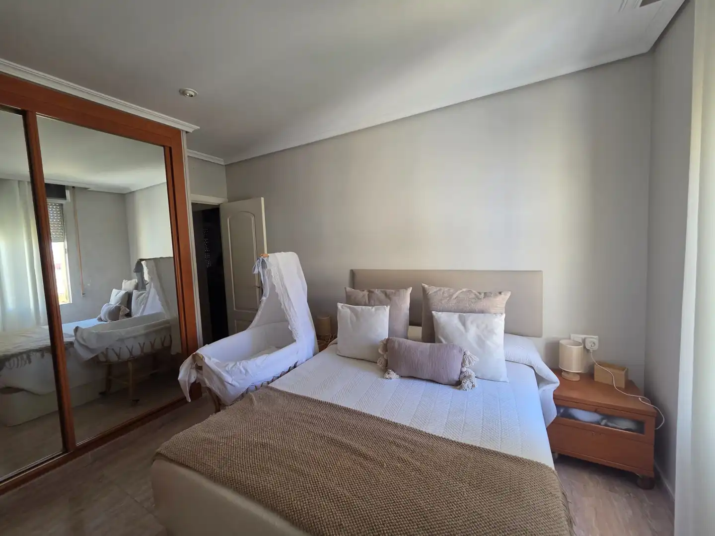 Habitación de Piso en venta en Sevilla con Aire acondicionado, Calefacción y Terraza