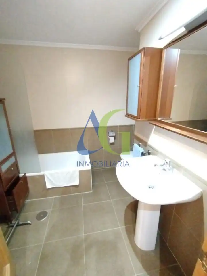 Bathroom of Flat for sale in Villaquilambre  with Heating, Parquet flooring and Storage room