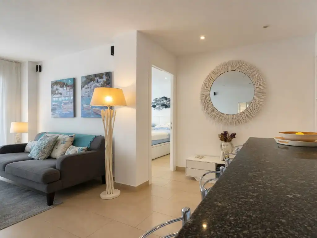 Wohnzimmer von Wohnung zur Miete in Calvià mit Klimaanlage, Privatgarten und Terrasse