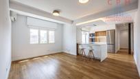 Living room of Flat to rent in  Madrid Capital  with Air Conditioner, Heating and Parquet flooring