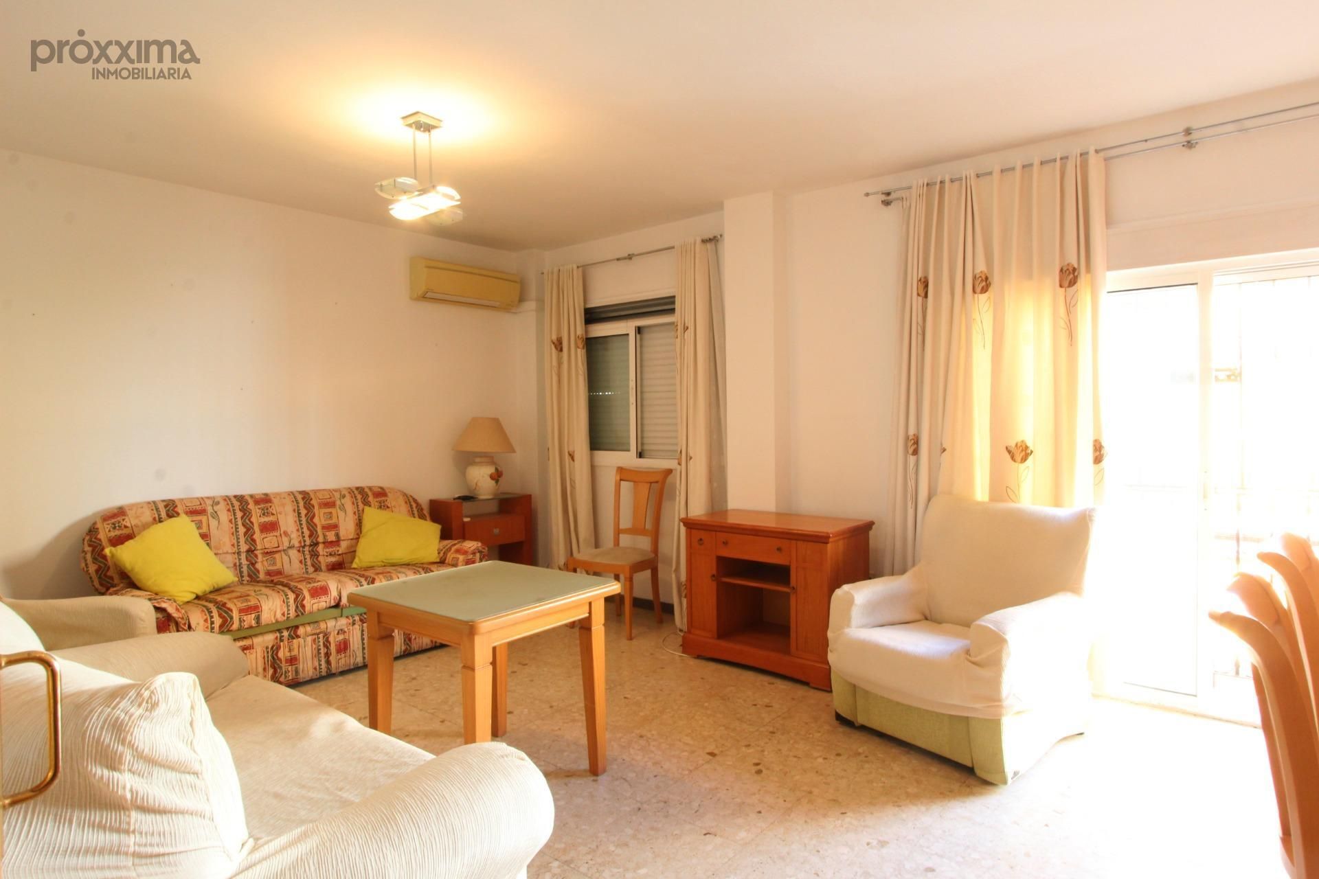 Sala d'estar de Pis en venda en  Sevilla Capital