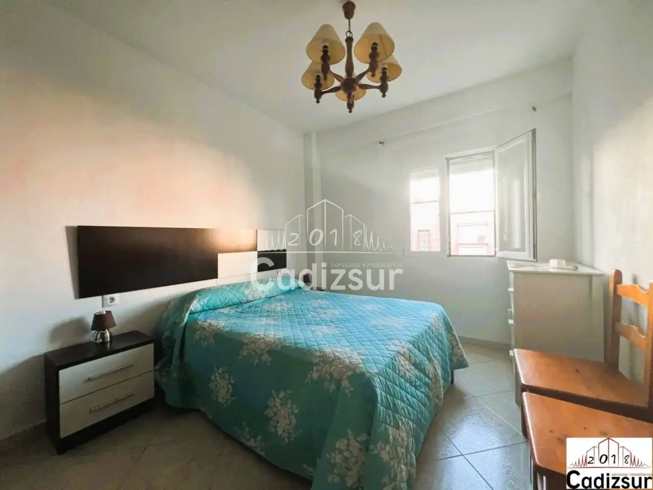 Habitación de Piso en venta en Cádiz con Terraza y Alarma