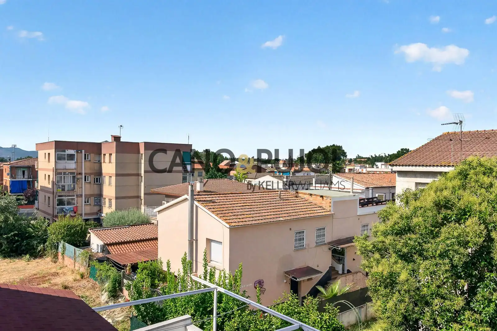 Vista exterior de Casa o xalet en venda en Parets del Vallès amb Aire condicionat, Calefacció i Jardí privat