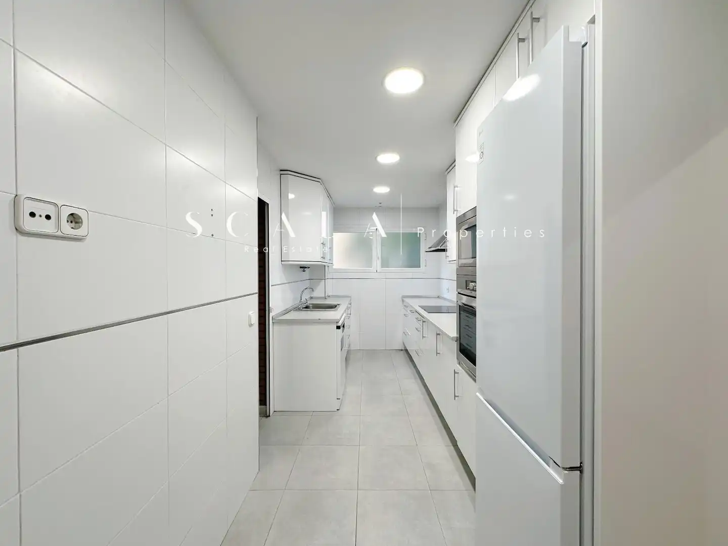 Cocina de Piso de alquiler en Madrid con Aire acondicionado, Calefacción y Se aceptan mascotas