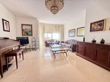 Piso con balcón en venta en Calle de Numancia
