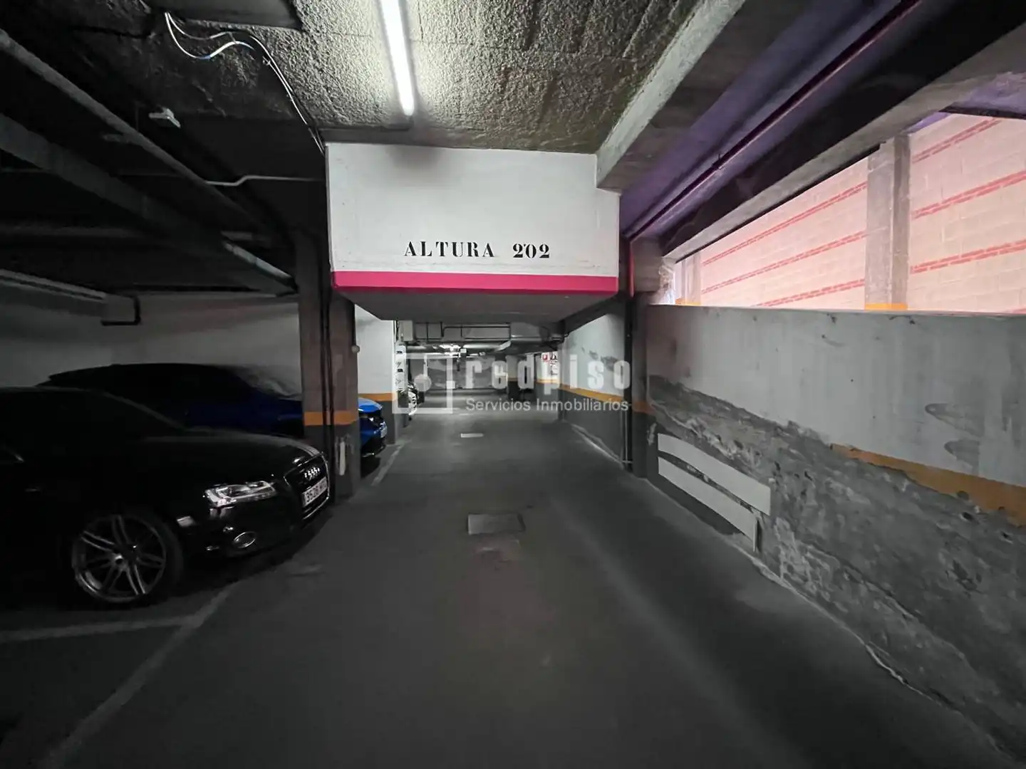 Parking de Piso en venta en Madrid con Aire acondicionado, Calefacción y Jardín privado