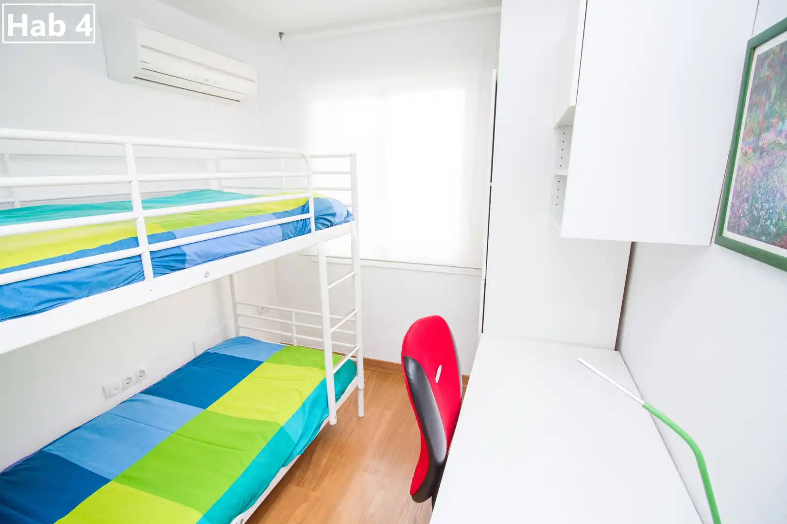 Bedroom of Flat for share in Málaga  with Air Conditioner, Heating and Furnished