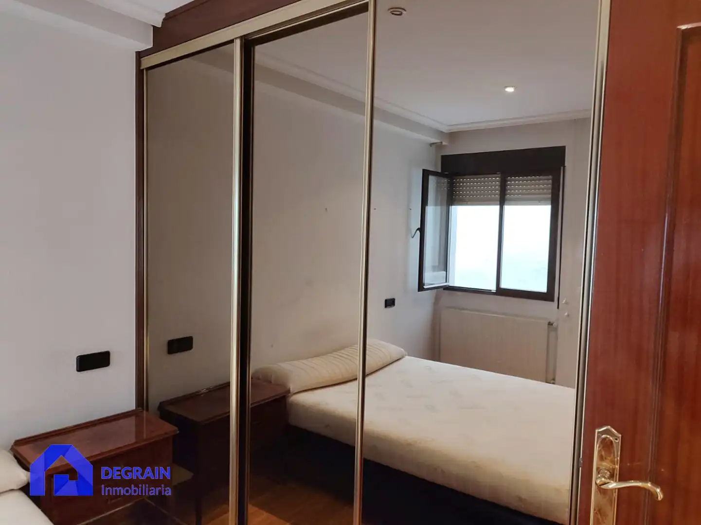 Schlafzimmer von Wohnung zum Verkauf in Oviedo  mit Heizung und Abstellraum