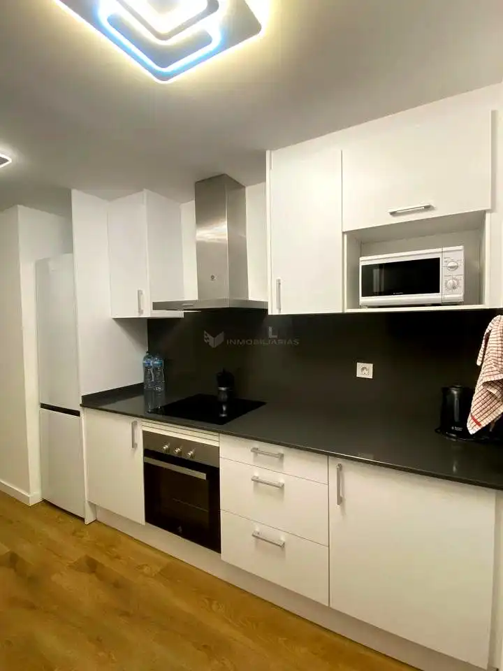 Cocina de Estudio en venta en Teruel con Calefacción, Trastero y Amueblado