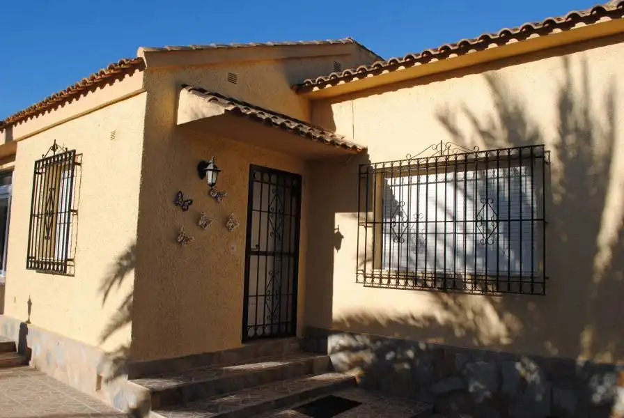 Vista exterior de Residencial en venta en Orihuela