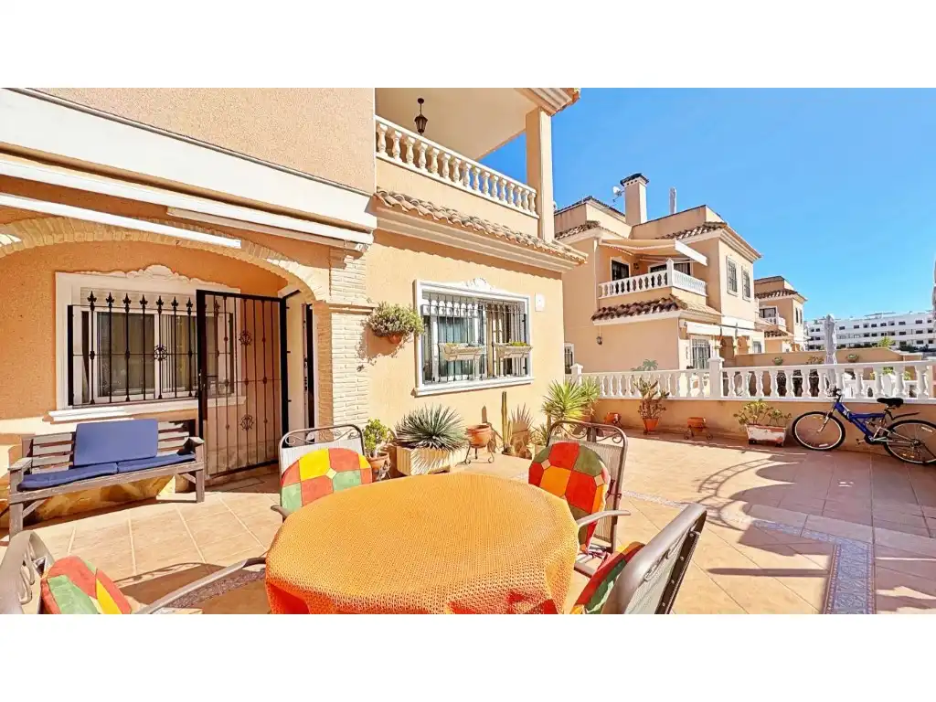 Casa adosada en venta en Calle Cuerda, Playa Flamenca