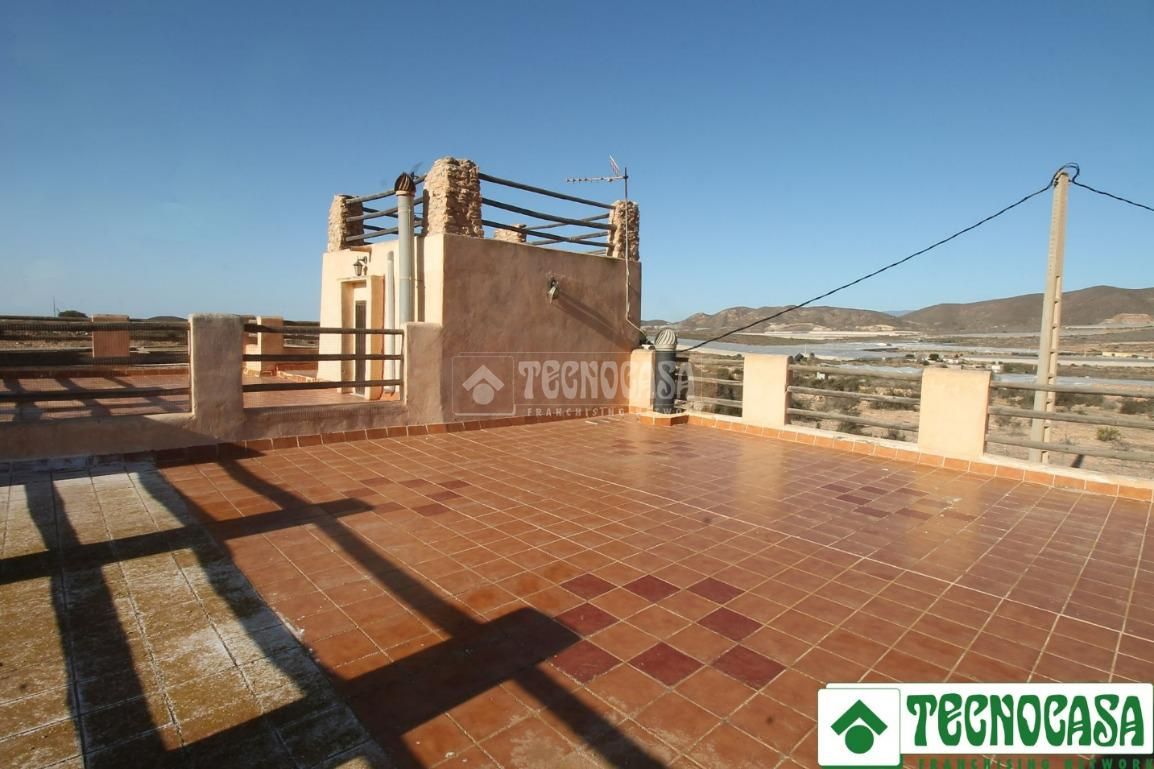Country house for sale in Pozo de los Frailes - Presillas - Albaricoques