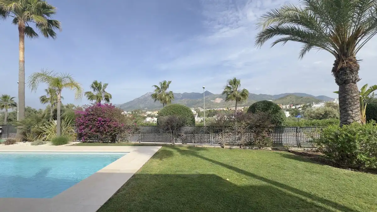 Chalet con piscina en venta en golf rio real, imagen 14
