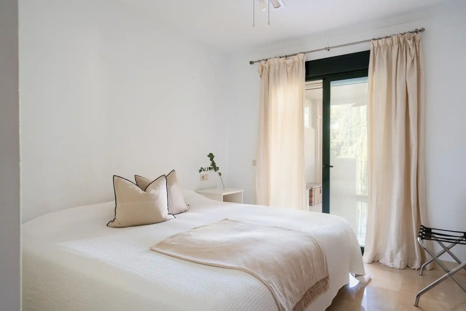 Dormitori de Apartament en venda en Marbella amb Aire condicionat, Terrassa i Traster