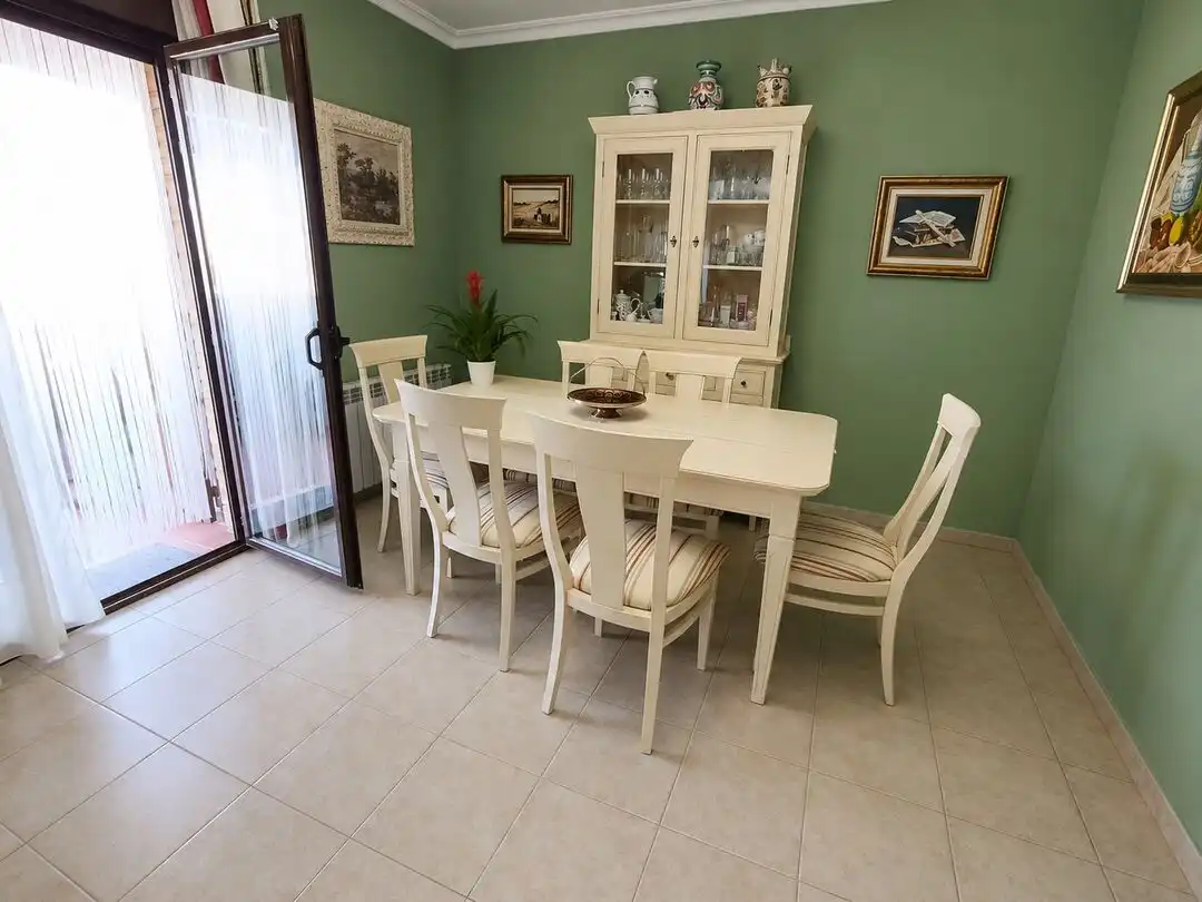 Comedor de Casa o chalet en venta en Villaluenga de la Sagra con Aire acondicionado, Calefacción y Jardín privado