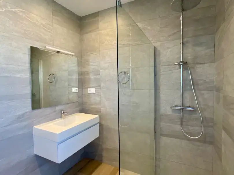 Bany de Casa o xalet en venda en Castellar del Vallès amb Aire condicionat, Piscina i Balcó