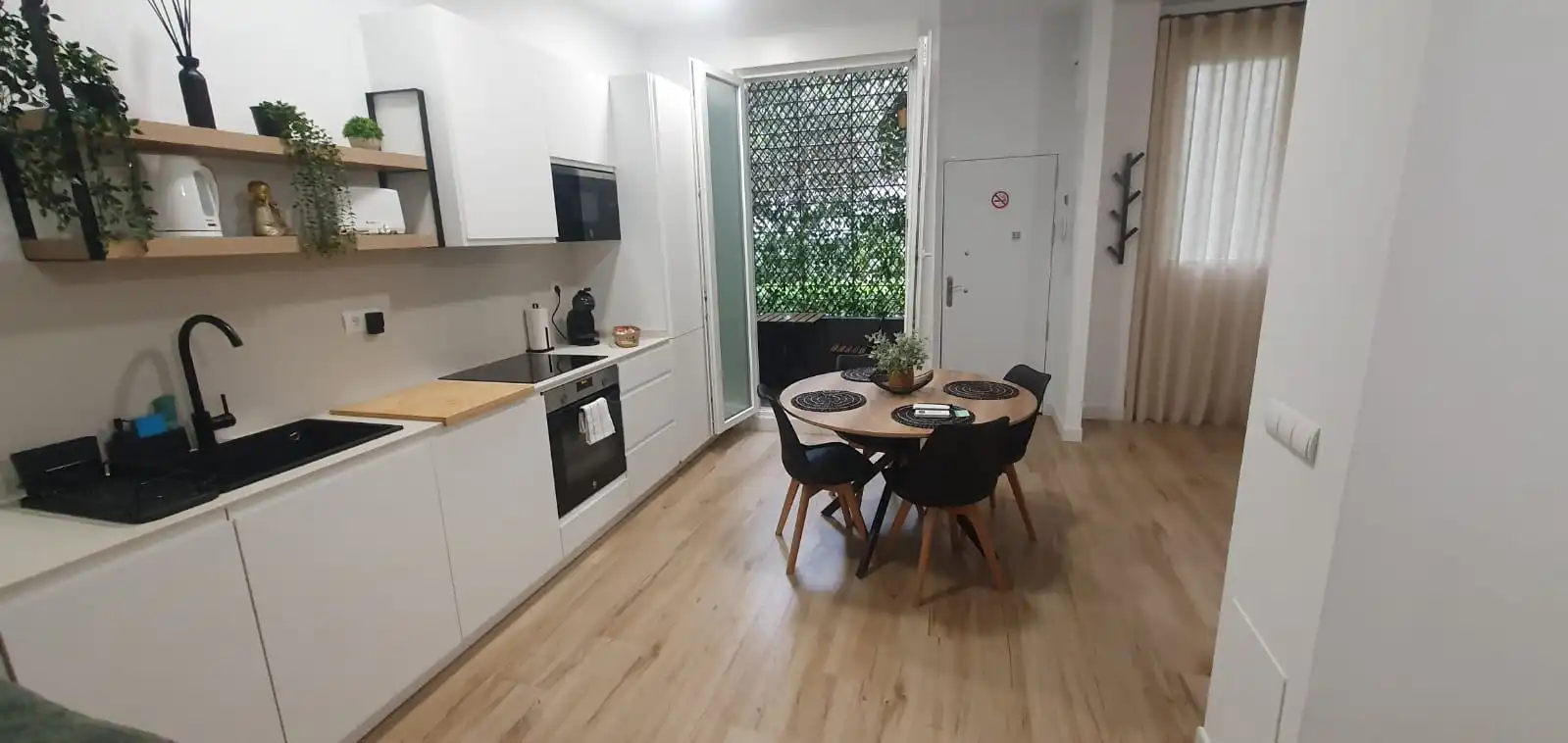 Study for rent in Avenida de la Paloma, Girón - Las Delicias