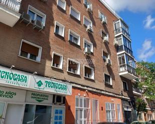 Vista exterior de Estudi en venda en  Madrid Capital amb Calefacció