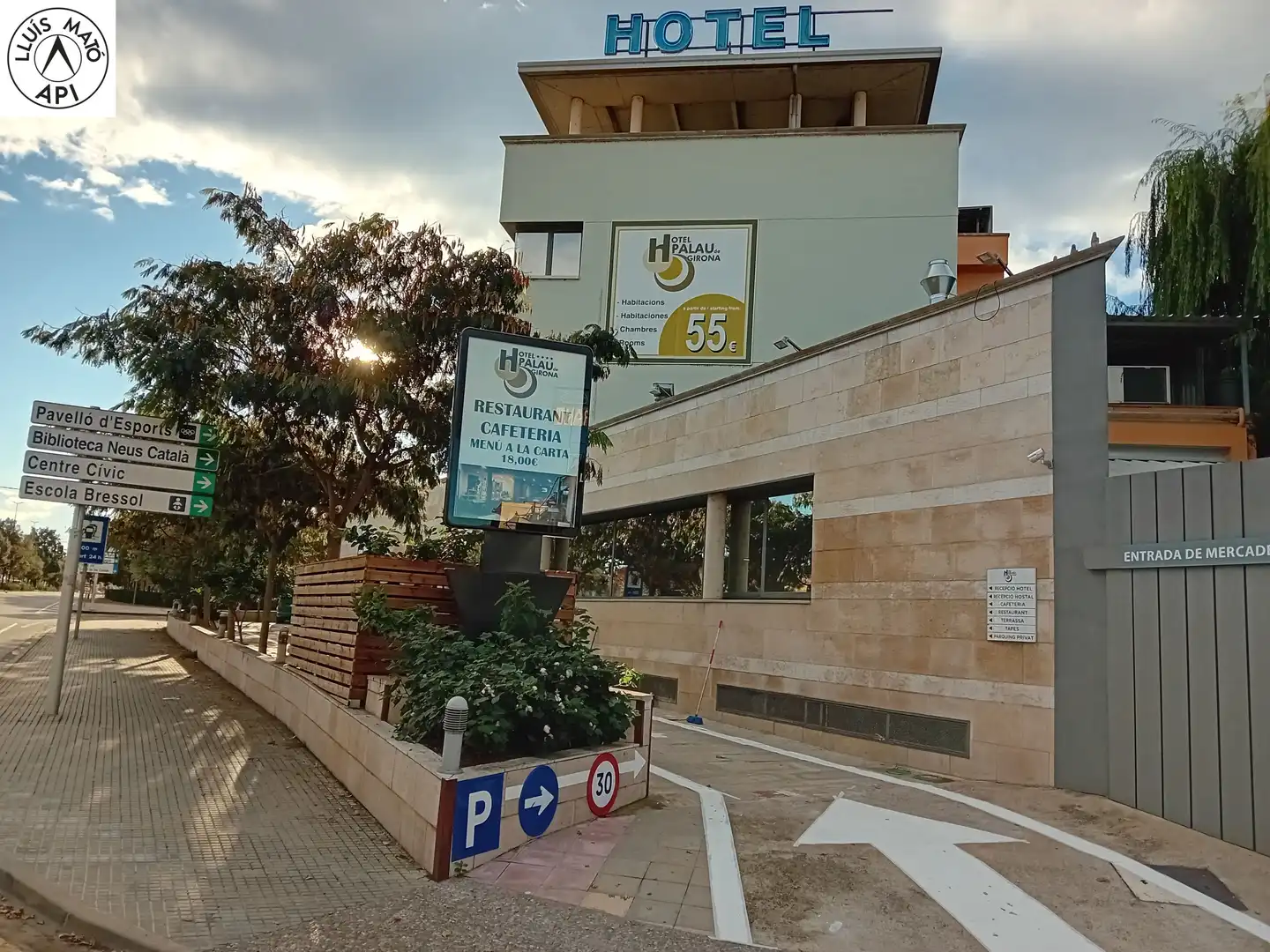 Außenansicht von Gebäude zum Verkauf in Sant Julià de Ramis