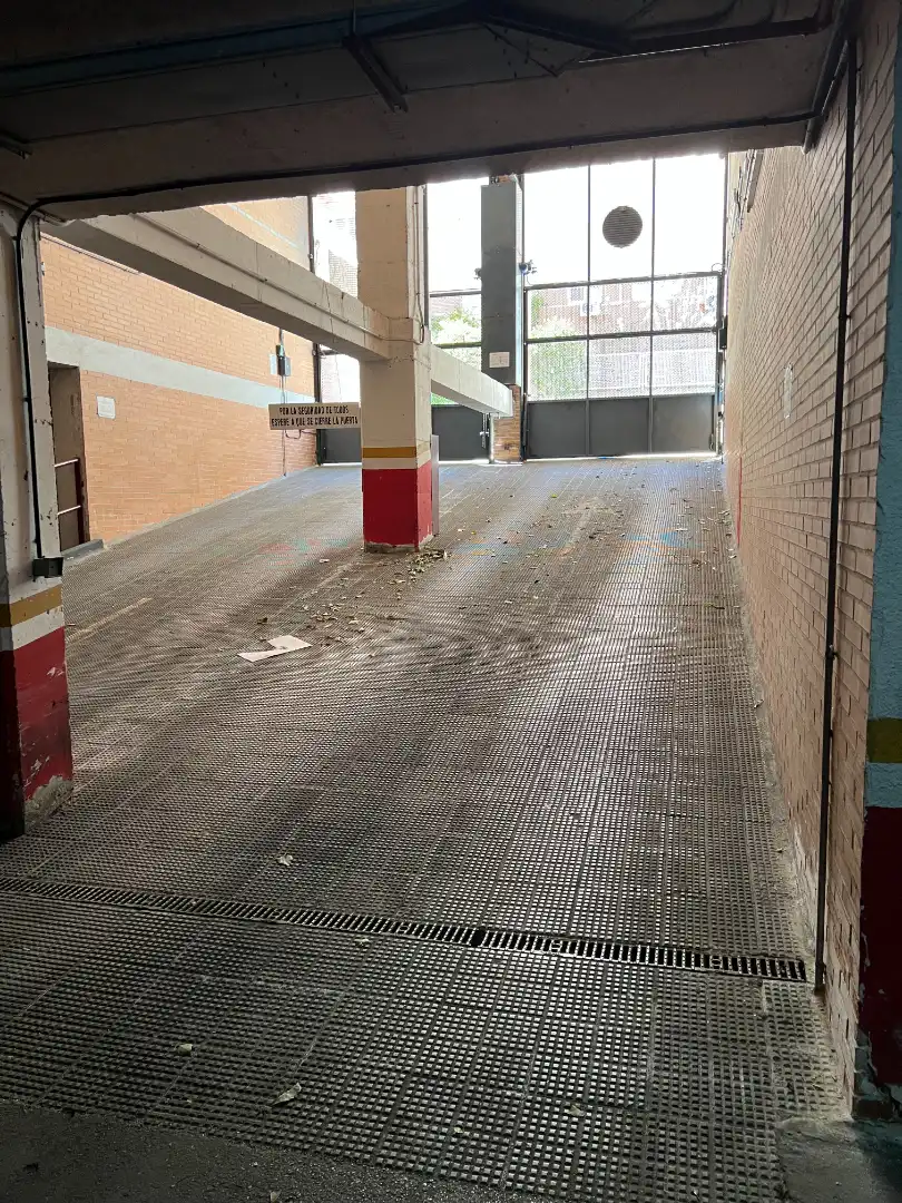 Aparcament de Pis de lloguer en Madrid amb Aire condicionat, Calefacció i Jardí privat