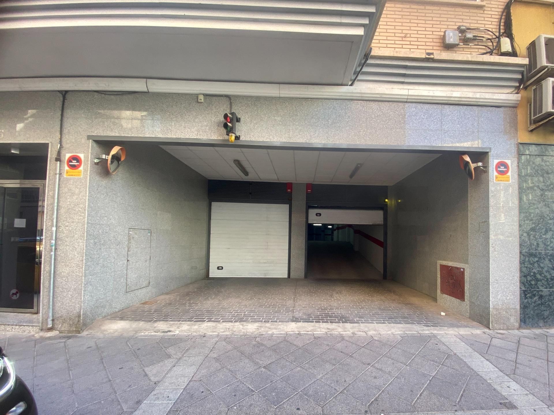 Garatge de lloguer a Carrer Carrer del Hermano Lopéz Santos, 6, Ciutat Jardí - Torreta Verdí