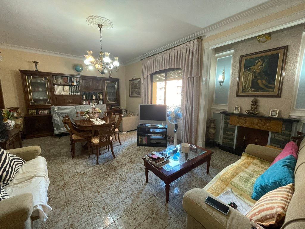 Living room of Flat for sale in  Barcelona Capital  with Furnished