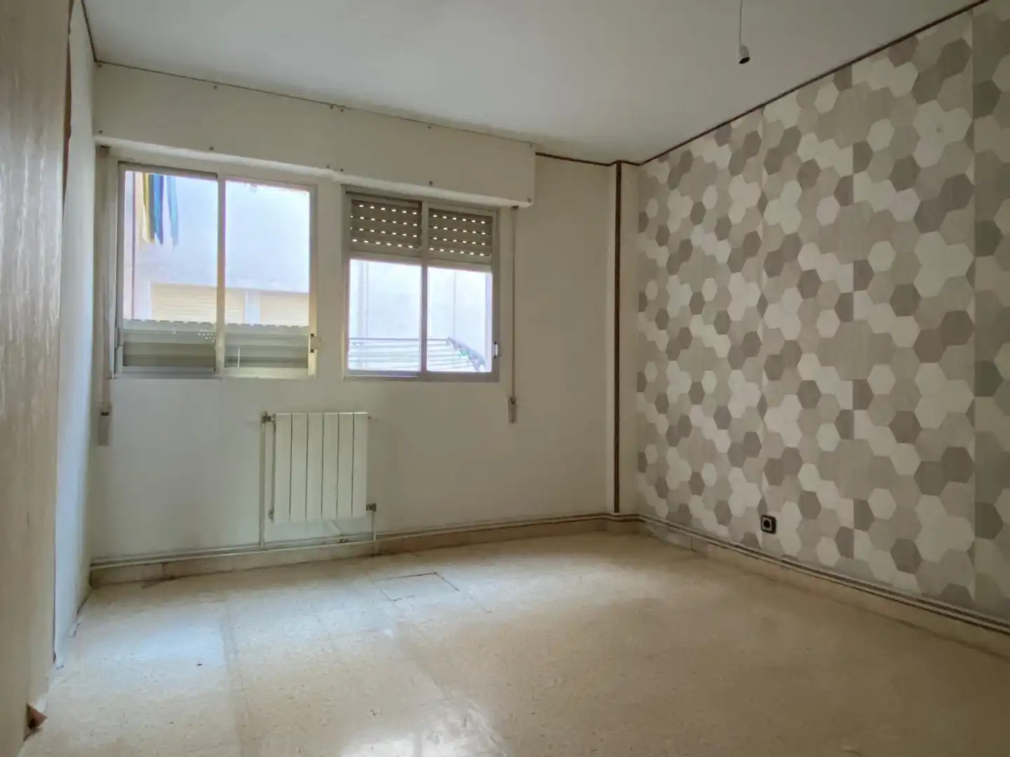 Schlafzimmer von Wohnung zum Verkauf in Tarragona mit Heizung, Ofen und Balkon