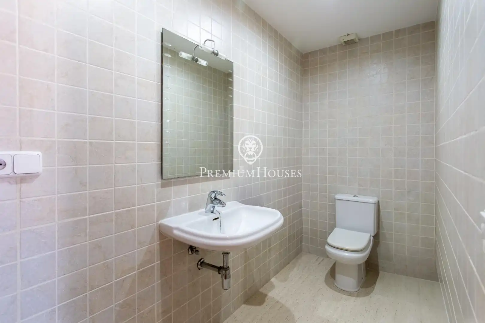 Baño de Casa adosada en venta en Argentona con Calefacción y Terraza