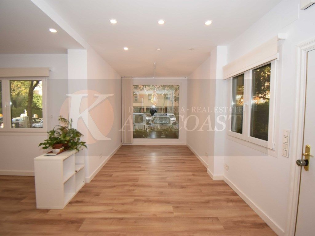 Flat for sale in Fuengirola  with Air Conditioner, Private garden and Community pool