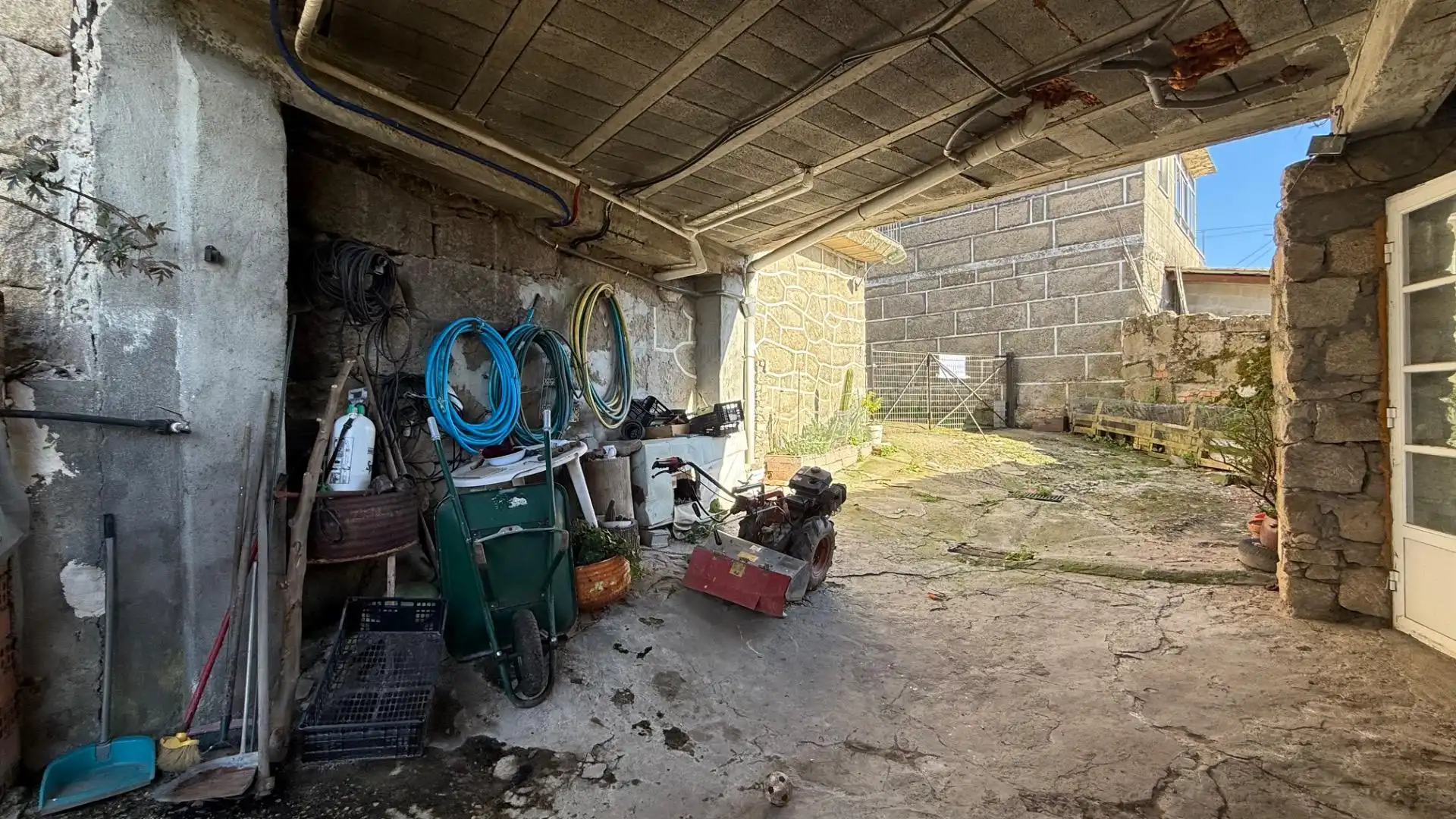Finca rústica en venta en Allariz con Jardín privado, Terraza y Amueblado