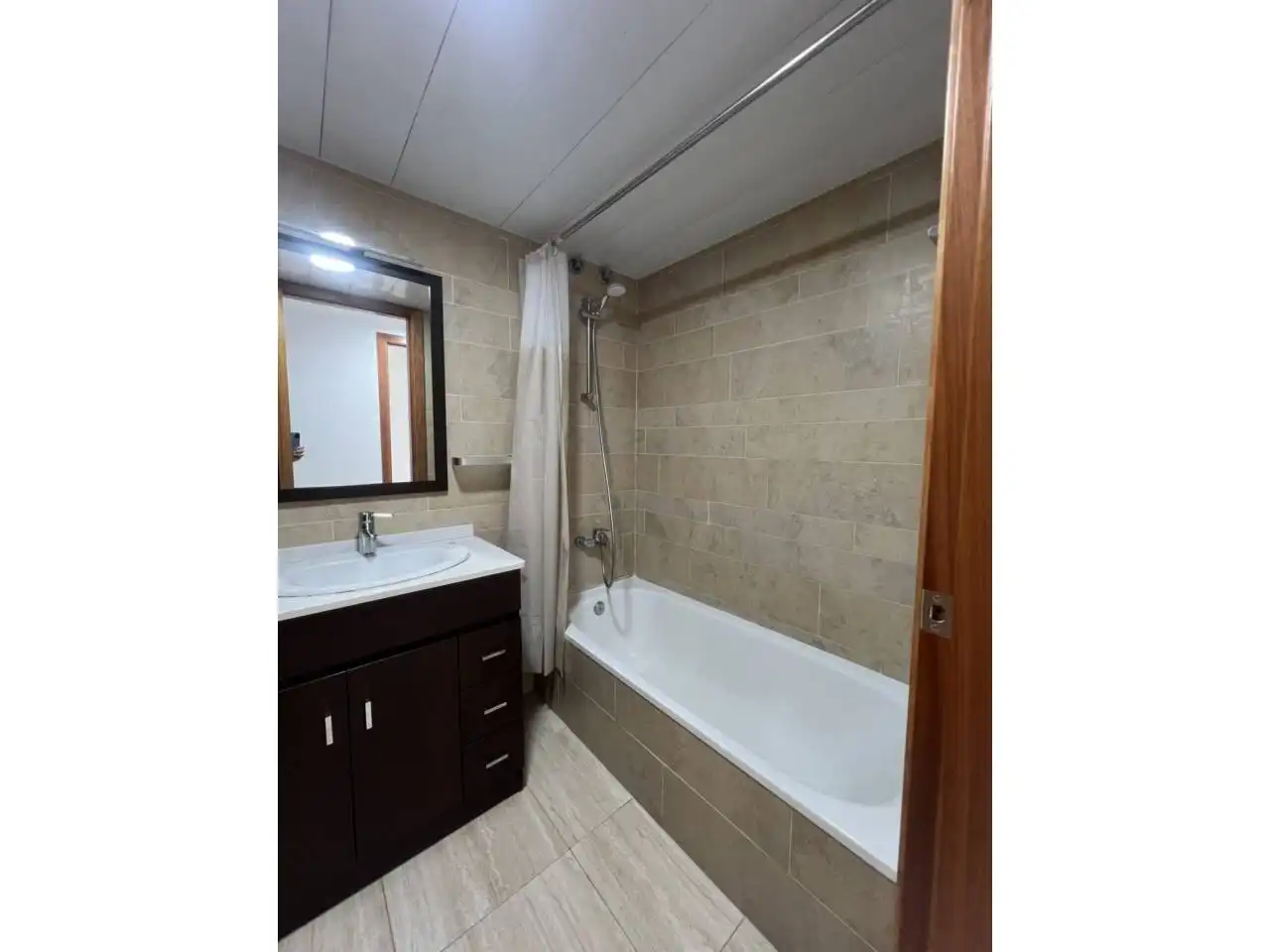 Bathroom of Flat for rent in Granollers  with Air Conditioner, Heating and Balcony